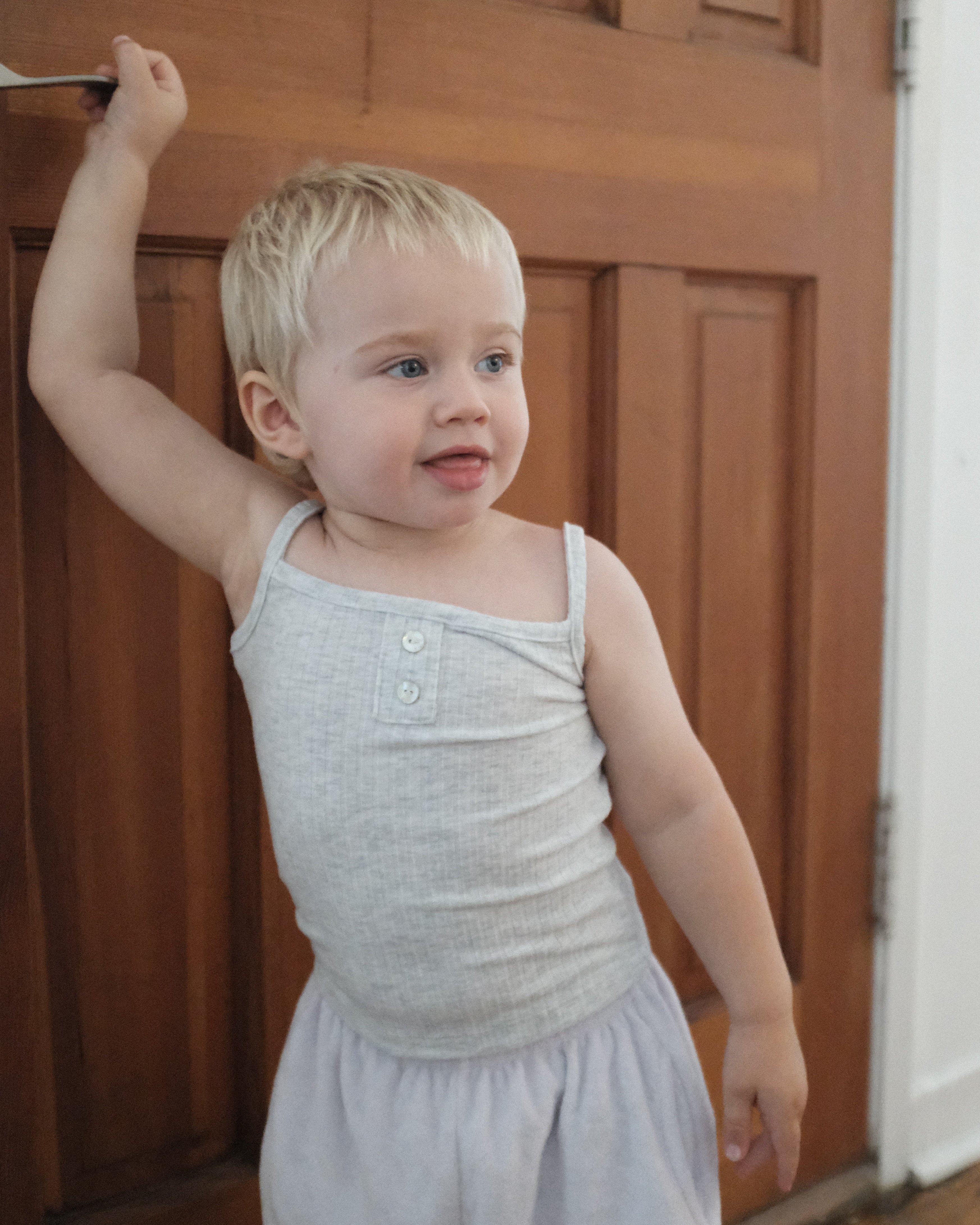 Sleeveless with Buttons - Gray