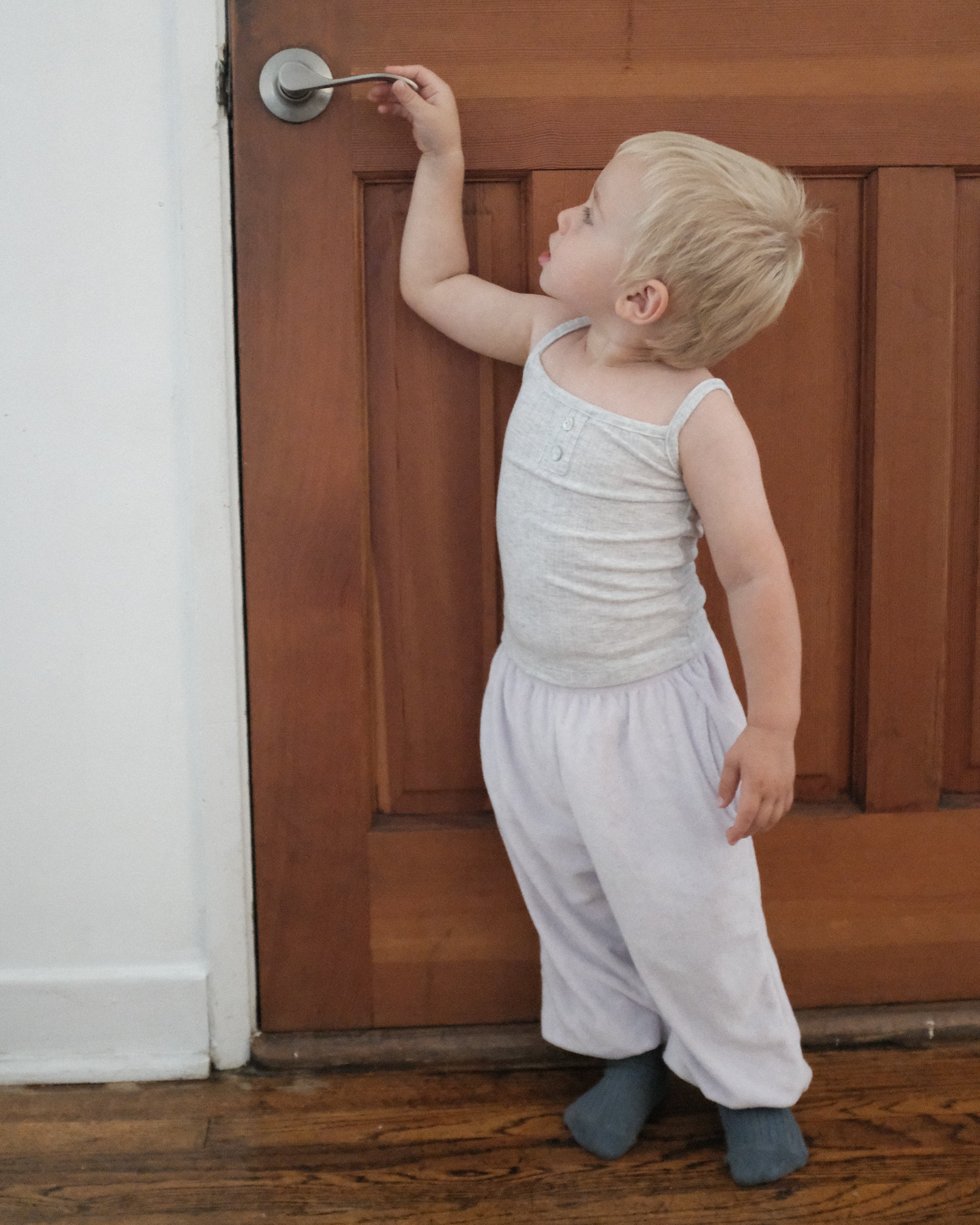 Sleeveless with Buttons - Gray